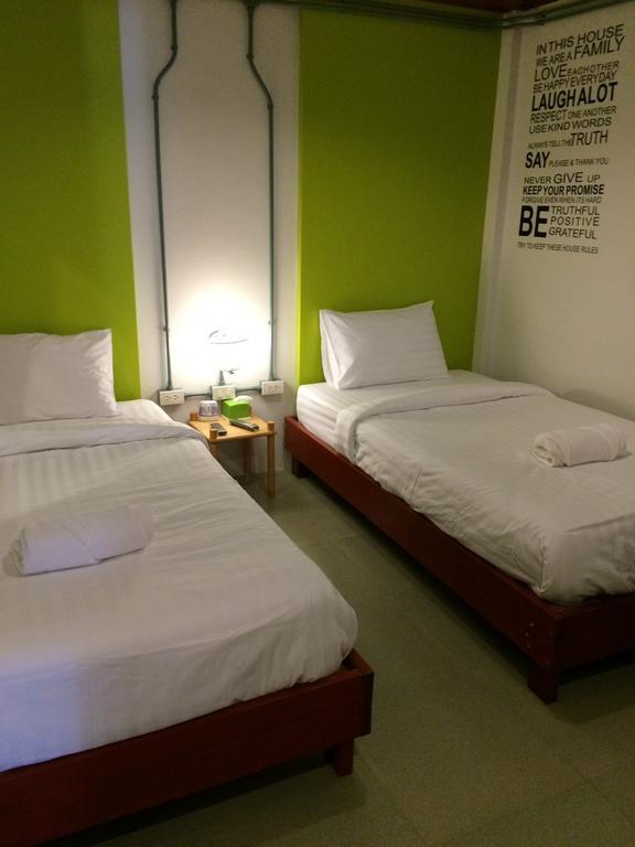 K2 Backpacker Hostel Khao Lak Habitación foto