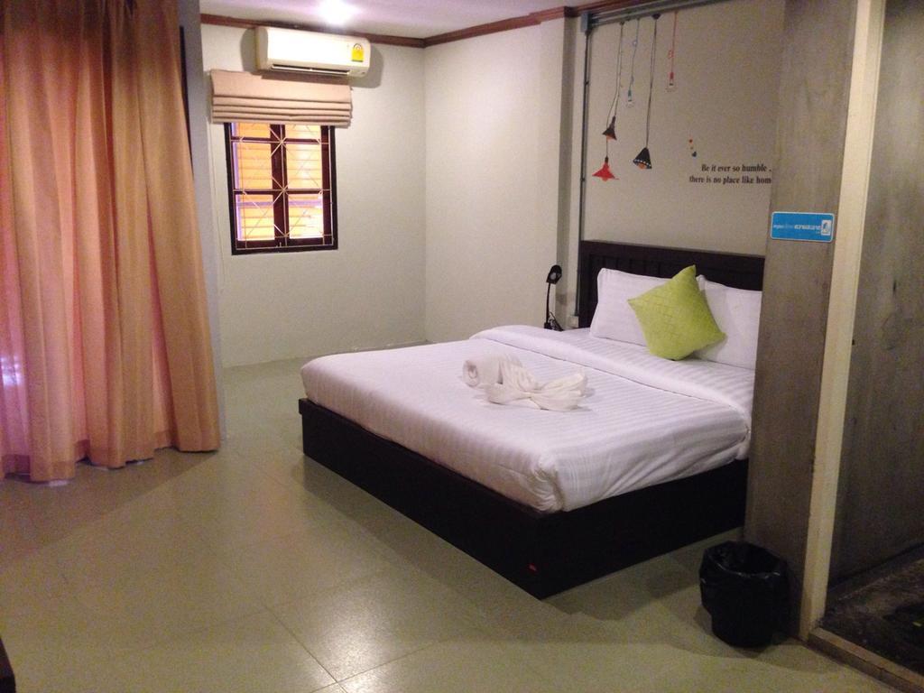 K2 Backpacker Hostel Khao Lak Habitación foto