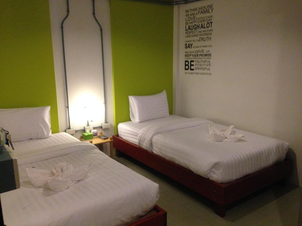 K2 Backpacker Hostel Khao Lak Habitación foto
